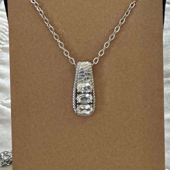 Stainless Steel White Topaz 3 Stone Oval Pendant w/Chain. NWOT - Picture 2 of 15